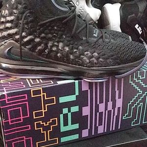Nike lebron 17